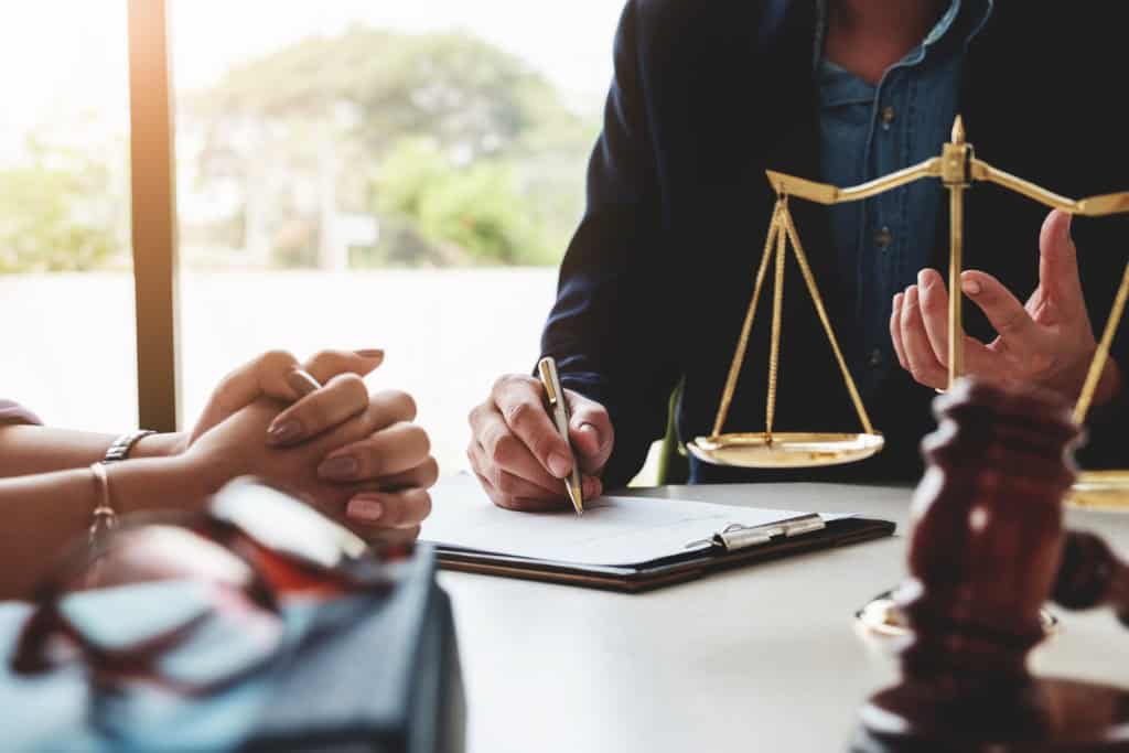 Court Applications vs. Mediation: A Less Stressful Path with EH Mediation Brentwood