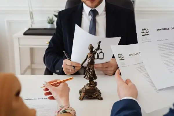our fees Brentwood from EH Mediation - image of couple in joint mediation meeting